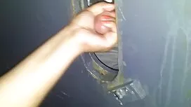 Ami fisting sa petit ...