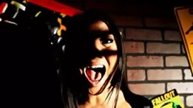 Chaude Julia Ann bai ...