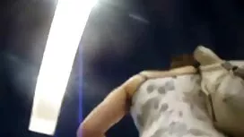La brune sexy voulai ...