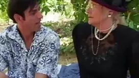 Pokabasivshis peu su ...