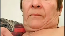 La belle brune a eu  ...